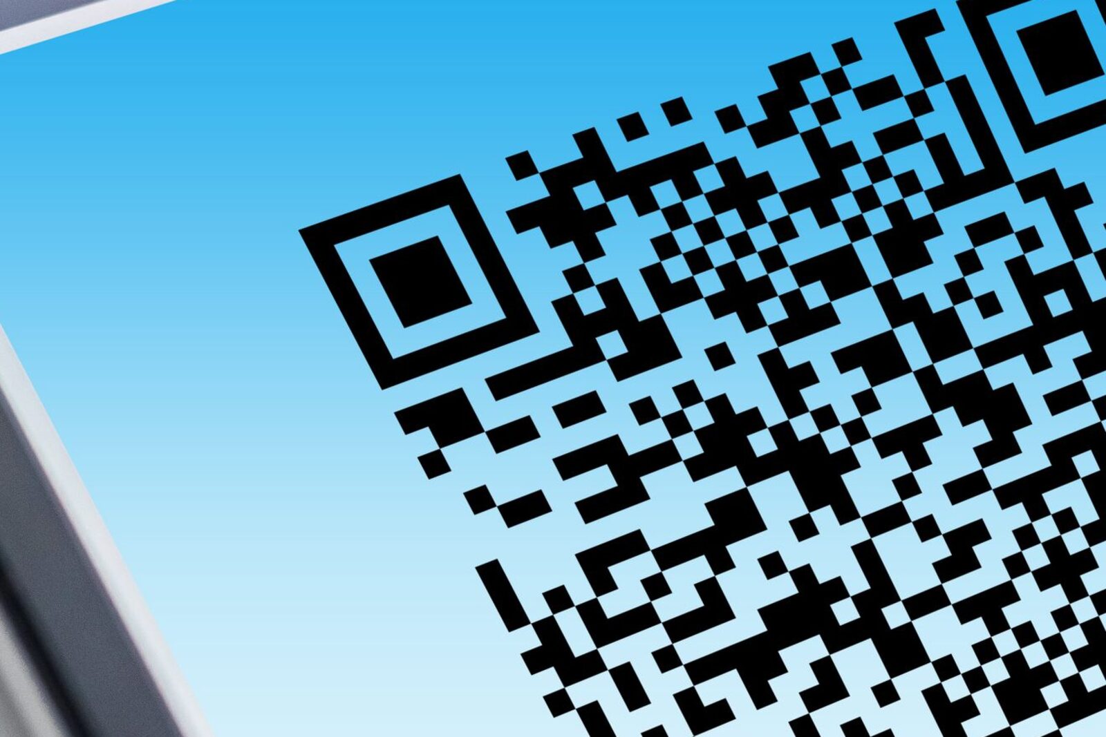 Mã QR trên màn hình điện thoại dùng để quét tại quầy